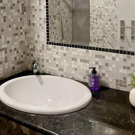 Almirante Apartment + Garden Lisbon